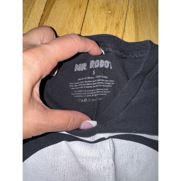 NBC Universal Mr Robot Black  fsociety Mens Graphic T Shirt Size Small Print - Picture 3 of 4